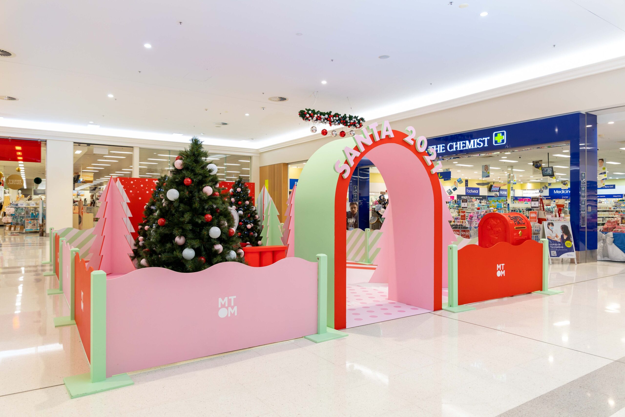 Christmas Mt Ommaney 2021 Little and Large