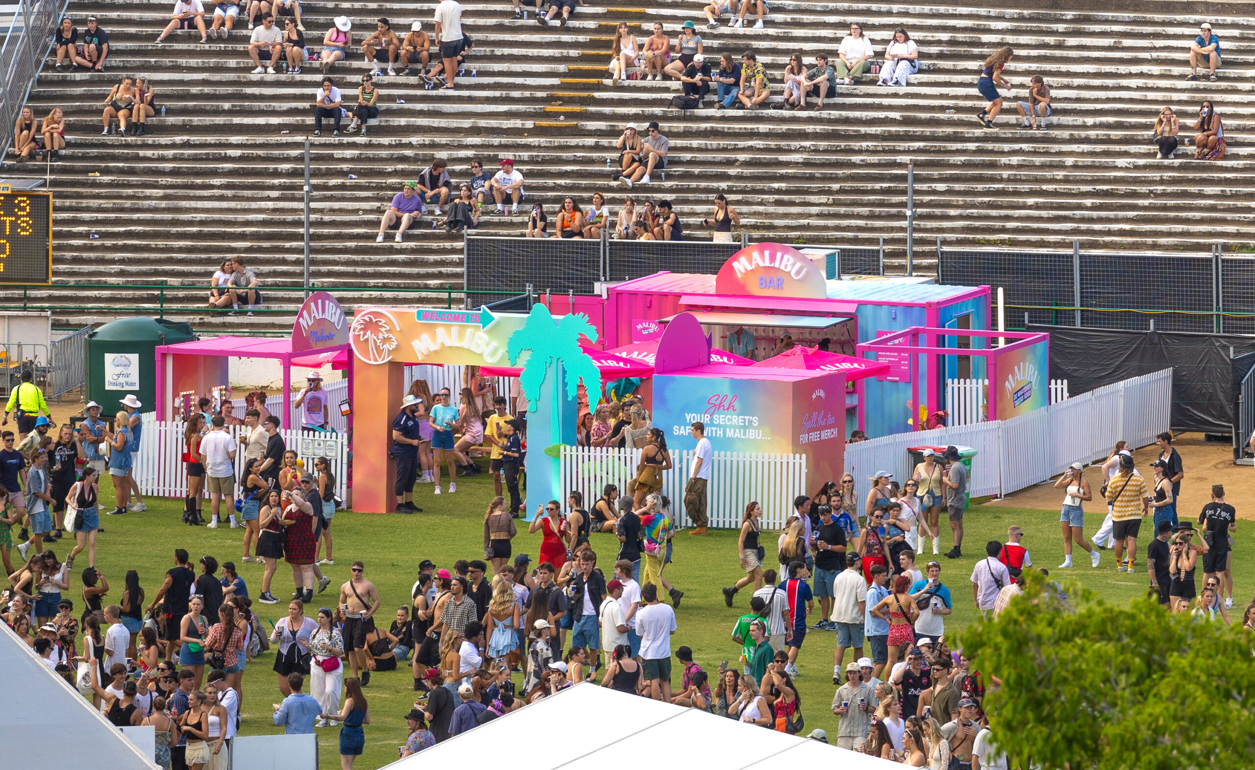 Outward View of the Entire Malibu set for Laneway Festival Brisbane.